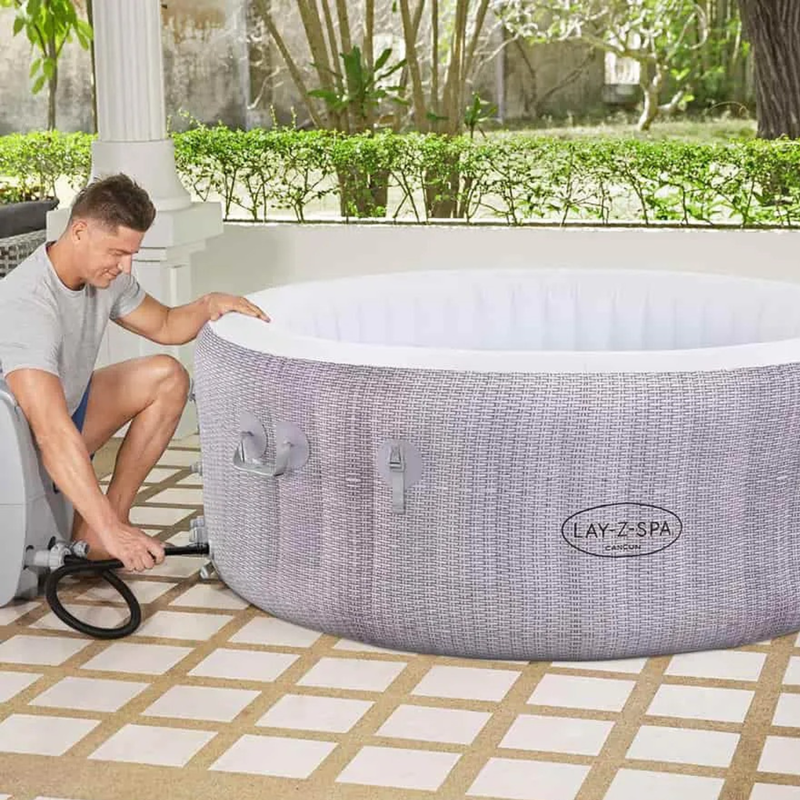 Banheira Ofurô Spa Inflável 669L + Bomba Filtrante Aquecedora